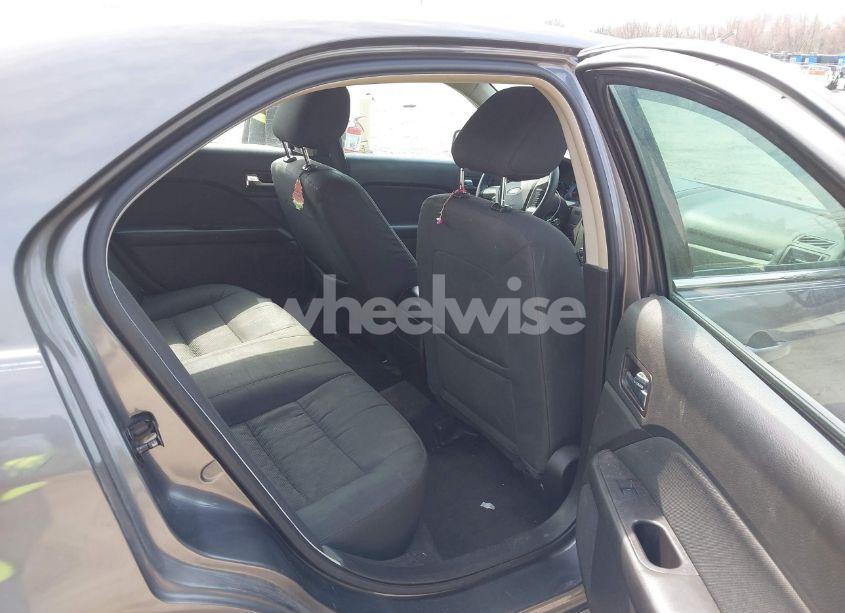 Photo 8 of 2012 Ford Fusion SE (VIN 3FAHP0HGXCR160364)