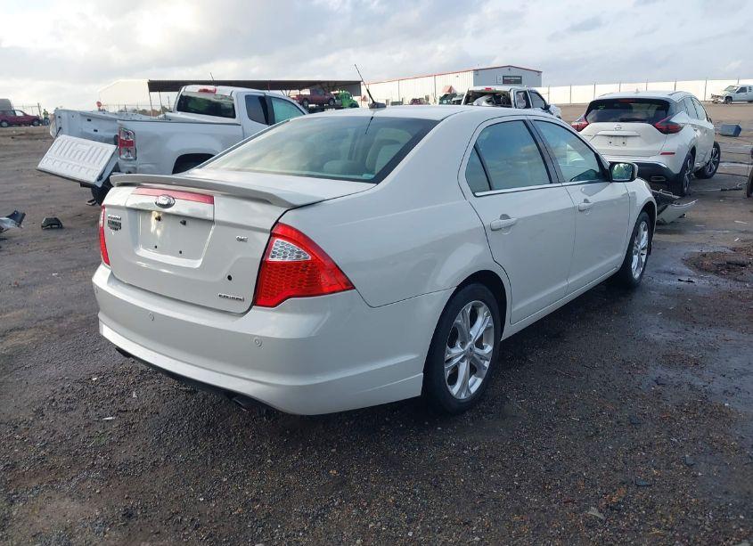 Photo 4 of 2012 Ford Fusion SE (VIN 3FAHP0HGXCR235113)
