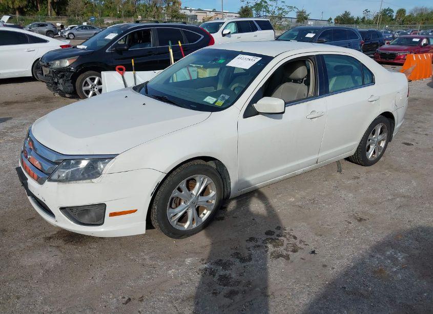 Photo 2 of 2012 Ford Fusion SE (VIN 3FAHP0HGXCR358829)
