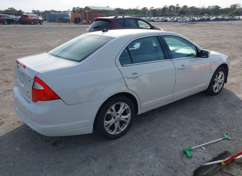 Photo 4 of 2012 Ford Fusion SE (VIN 3FAHP0HGXCR358829)