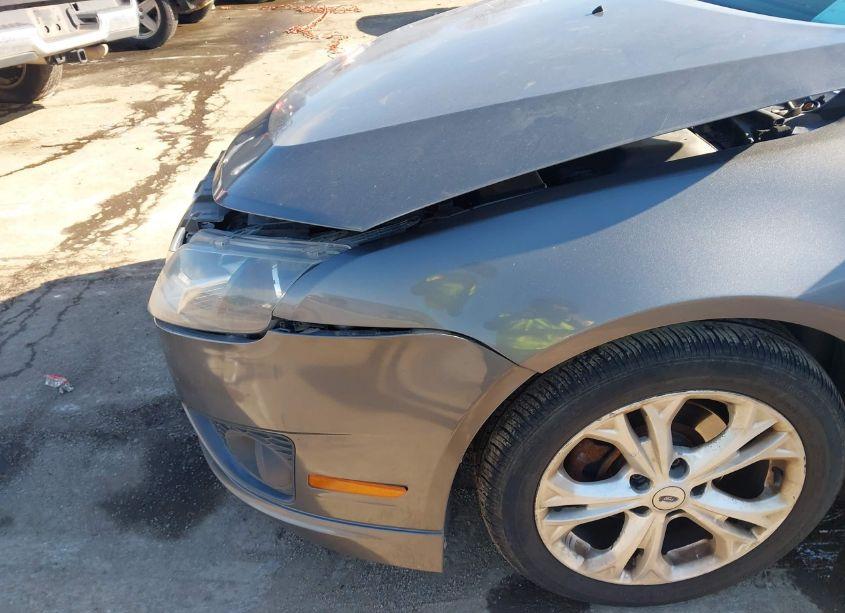 Photo 13 of 2012 Ford Fusion SE (VIN 3FAHP0HGXCR401758)
