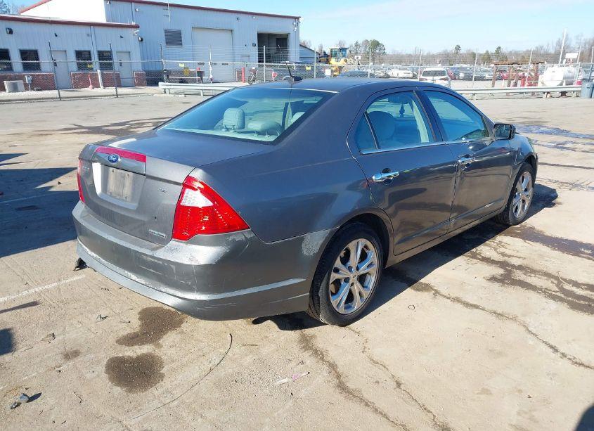 Photo 4 of 2012 Ford Fusion SE (VIN 3FAHP0HGXCR401758)