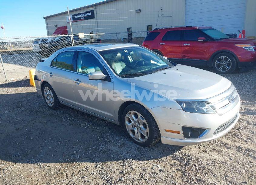 2011 Ford Fusion SEL (VIN 3FAHP0JA1BR246229) main photo