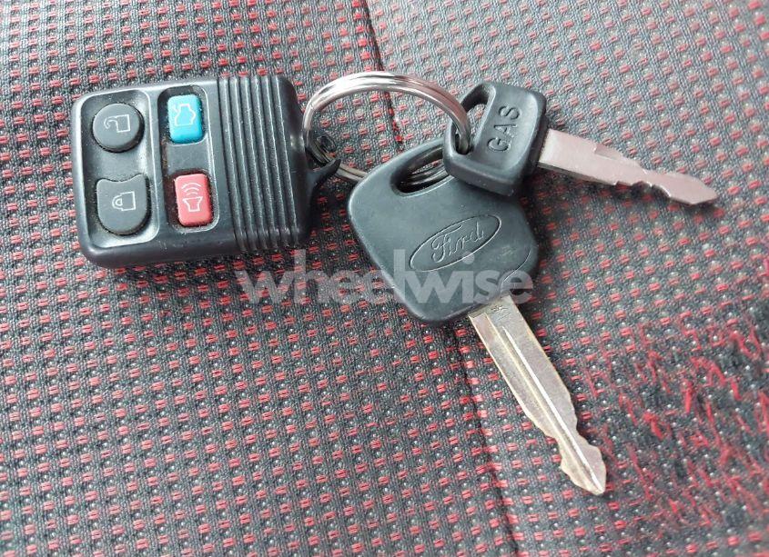Photo 11 of 2004 Ford Focus ZX5 (VIN 3FAHP30554R112736)