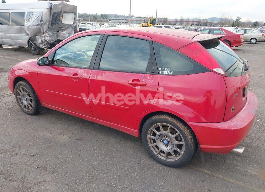 Photo 3 of 2004 Ford Focus ZX5 (VIN 3FAHP30554R112736)