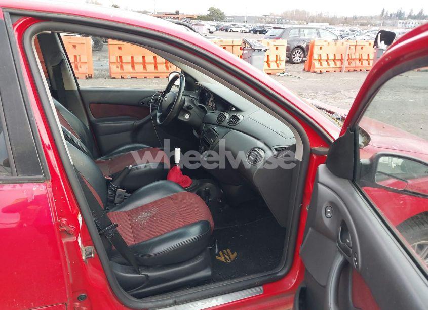 Photo 5 of 2004 Ford Focus ZX5 (VIN 3FAHP30554R112736)