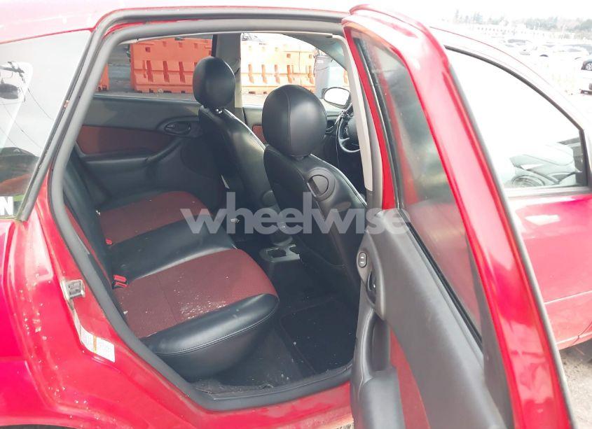 Photo 8 of 2004 Ford Focus ZX5 (VIN 3FAHP30554R112736)