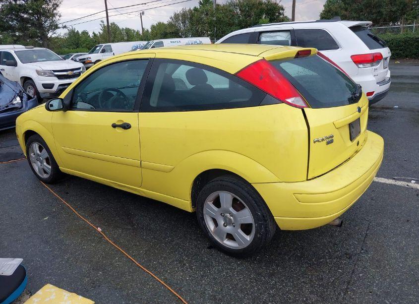 Photo 3 of 2005 Ford Focus ZX3 (VIN 3FAHP31N05R143196)