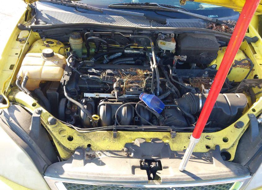 Photo 10 of 2005 Ford Focus ZX3 (VIN 3FAHP31N65R127648)