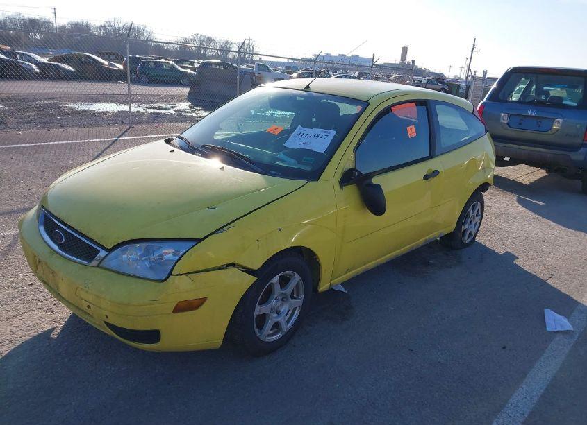 Photo 2 of 2005 Ford Focus ZX3 (VIN 3FAHP31N65R127648)