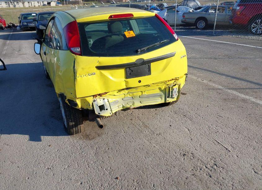 Photo 6 of 2005 Ford Focus ZX3 (VIN 3FAHP31N65R127648)