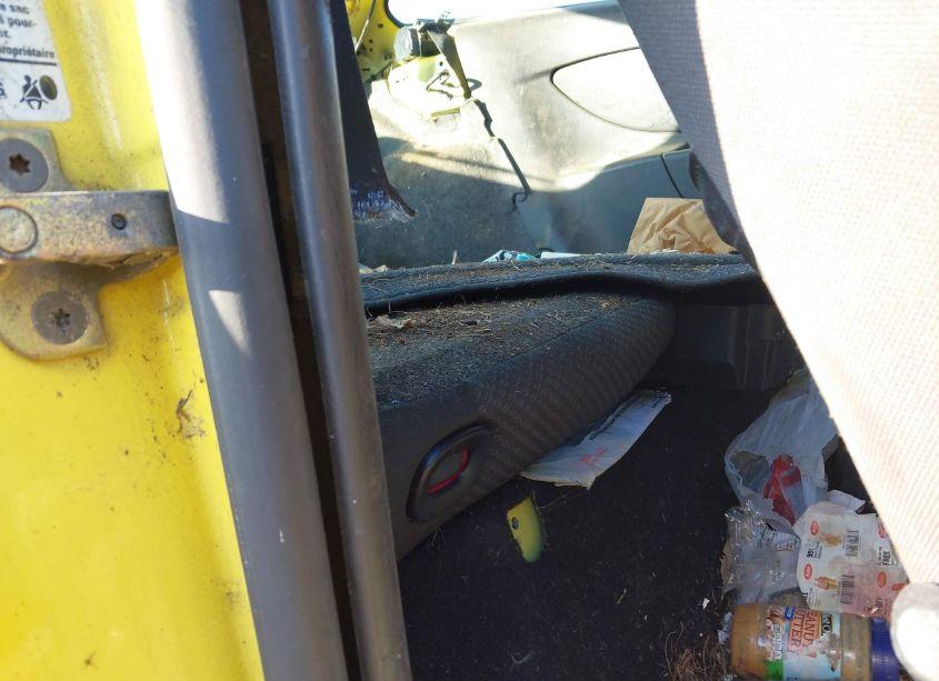 Photo 8 of 2005 Ford Focus ZX3 (VIN 3FAHP31N65R127648)