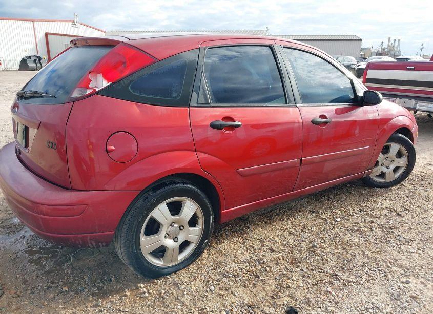 Photo 4 of 2003 Ford Focus ZX5 (VIN 3FAHP37303R139927)