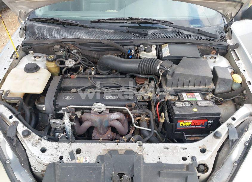Photo 10 of 2002 Ford Focus ZX5 (VIN 3FAHP37332R177926)