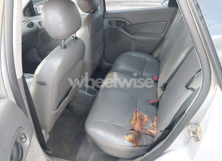 Photo 8 of 2002 Ford Focus ZX5 (VIN 3FAHP37332R177926)