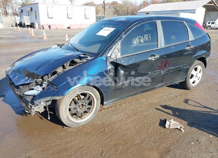 Photo 2 of 2002 Ford Focus ZX5 (VIN 3FAHP37352R238564)