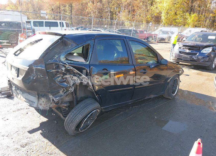 Photo 4 of 2002 Ford Focus ZX5 (VIN 3FAHP37352R238564)