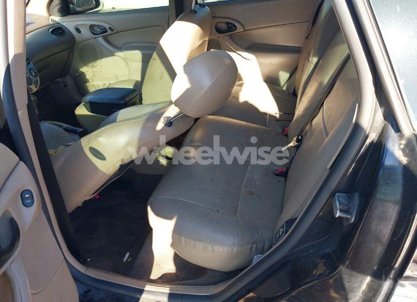 Photo 8 of 2002 Ford Focus ZX5 (VIN 3FAHP37352R238564)