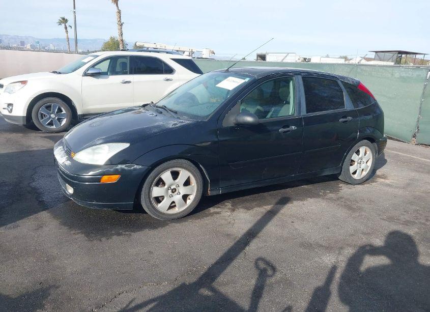 Photo 2 of 2002 Ford Focus ZX5 (VIN 3FAHP373X2R130294)