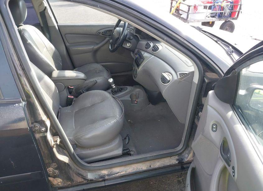 Photo 5 of 2002 Ford Focus ZX5 (VIN 3FAHP373X2R130294)