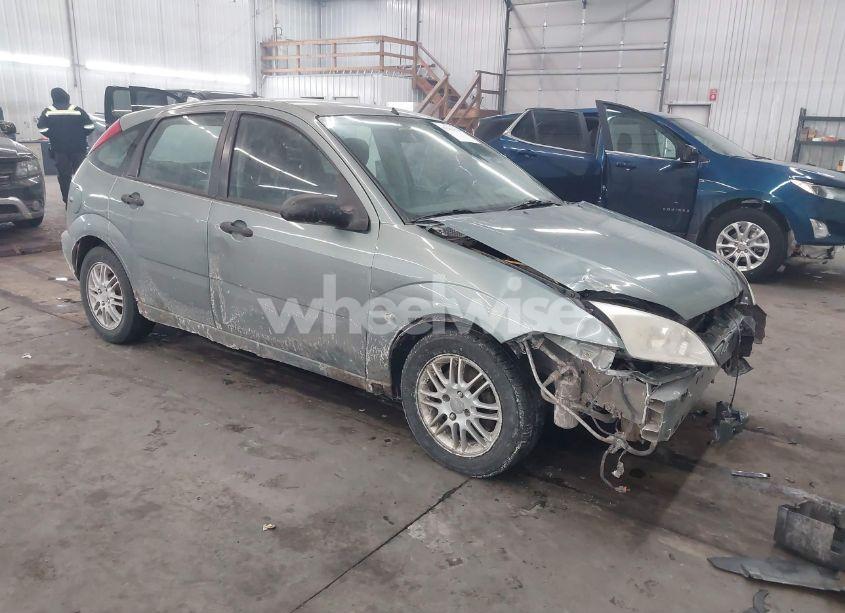 2005 Ford Focus ZX5 (VIN 3FAHP37N45R107938) main photo
