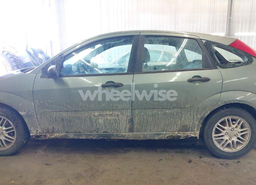 Photo 14 of 2005 Ford Focus ZX5 (VIN 3FAHP37N45R107938)