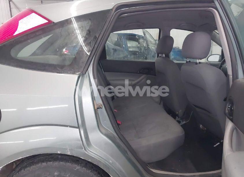 Photo 8 of 2005 Ford Focus ZX5 (VIN 3FAHP37N45R107938)