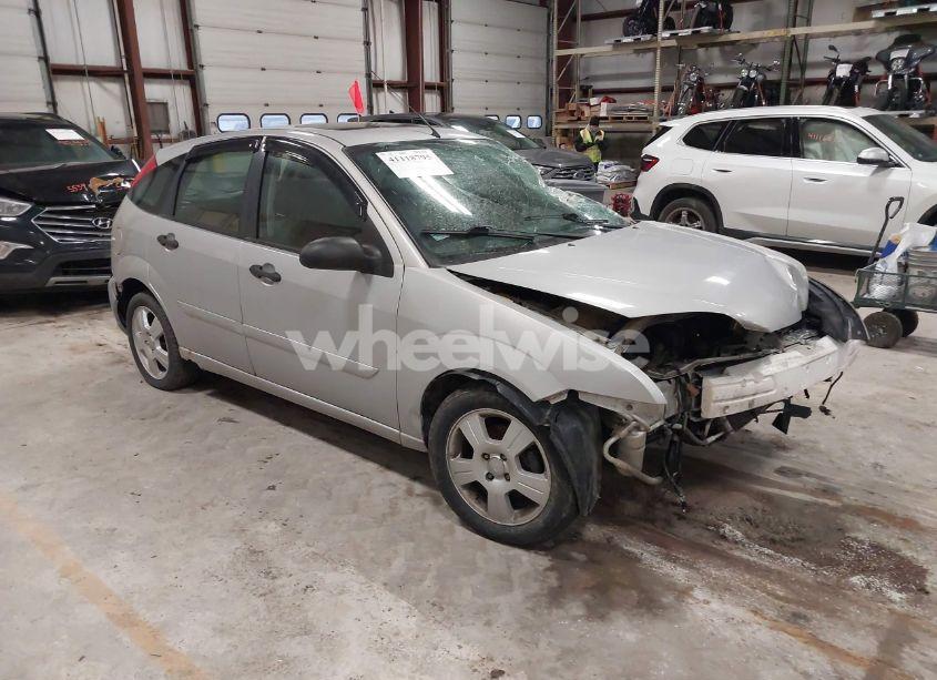 2005 Ford Focus ZX5 (VIN 3FAHP37N65R122487) main photo