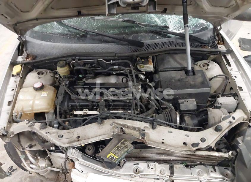 Photo 10 of 2005 Ford Focus ZX5 (VIN 3FAHP37N65R122487)