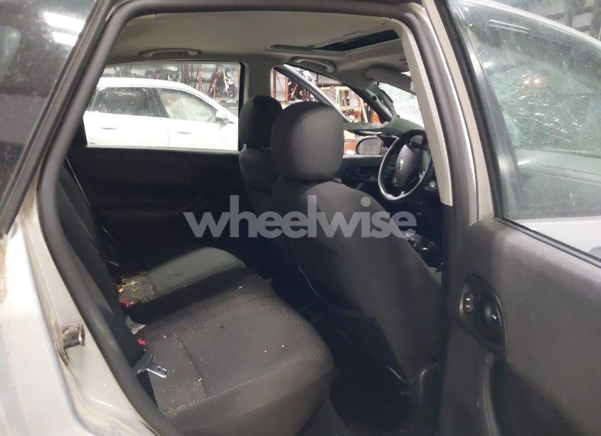 Photo 8 of 2005 Ford Focus ZX5 (VIN 3FAHP37N65R122487)