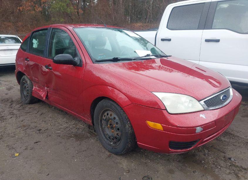 2005 Ford Focus ZX5 (VIN 3FAHP37NX5R128325) main photo