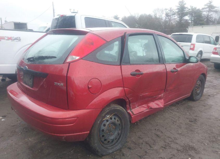 Photo 4 of 2005 Ford Focus ZX5 (VIN 3FAHP37NX5R128325)