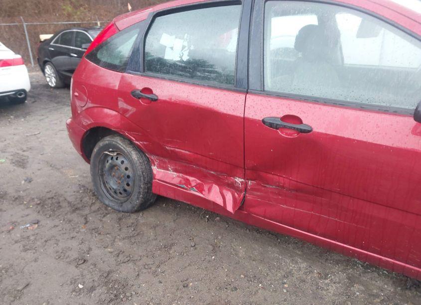 Photo 6 of 2005 Ford Focus ZX5 (VIN 3FAHP37NX5R128325)