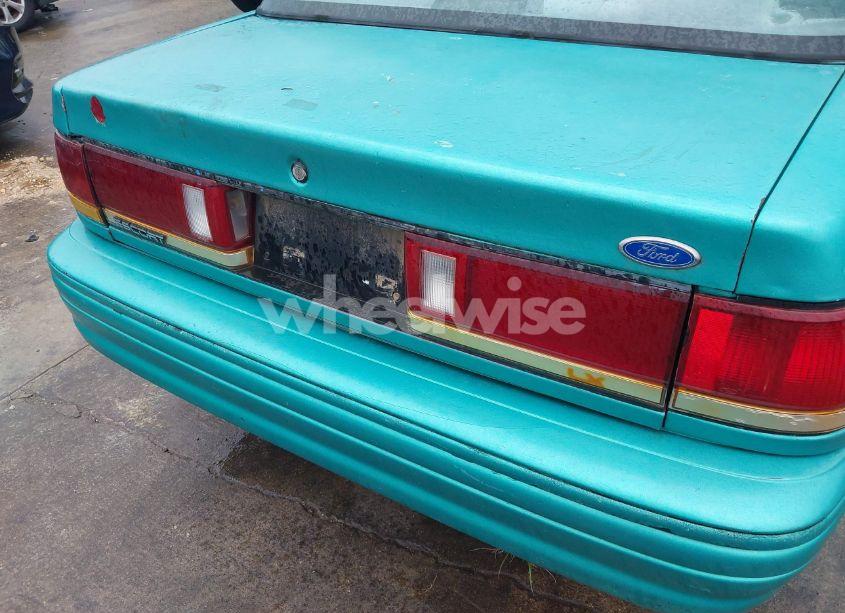 Photo 13 of 1994 Ford Escort LX/SPORT (VIN 3FARP13J0RR121191)