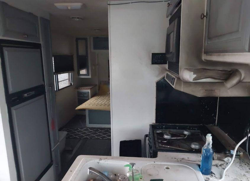 Photo 8 of 2000 Ford F550 SUPER DUTY STRIPPED CHASS (VIN 3FCLF53SXYJA04430)