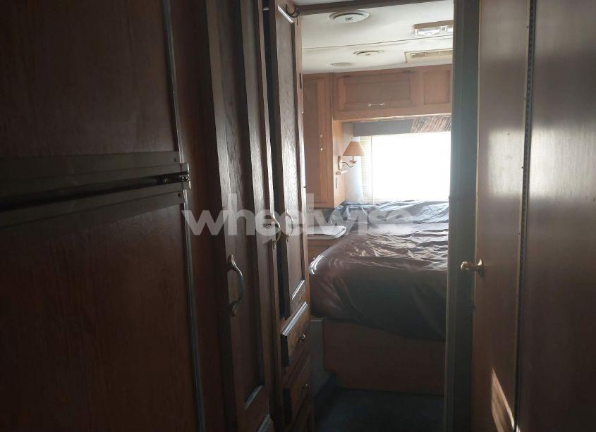Photo 13 of 1995 Ford F530 HOLIDAY RAMBLER MOTOR HOME SUPER DUTY (VIN 3FCMF53G1SJA08714)