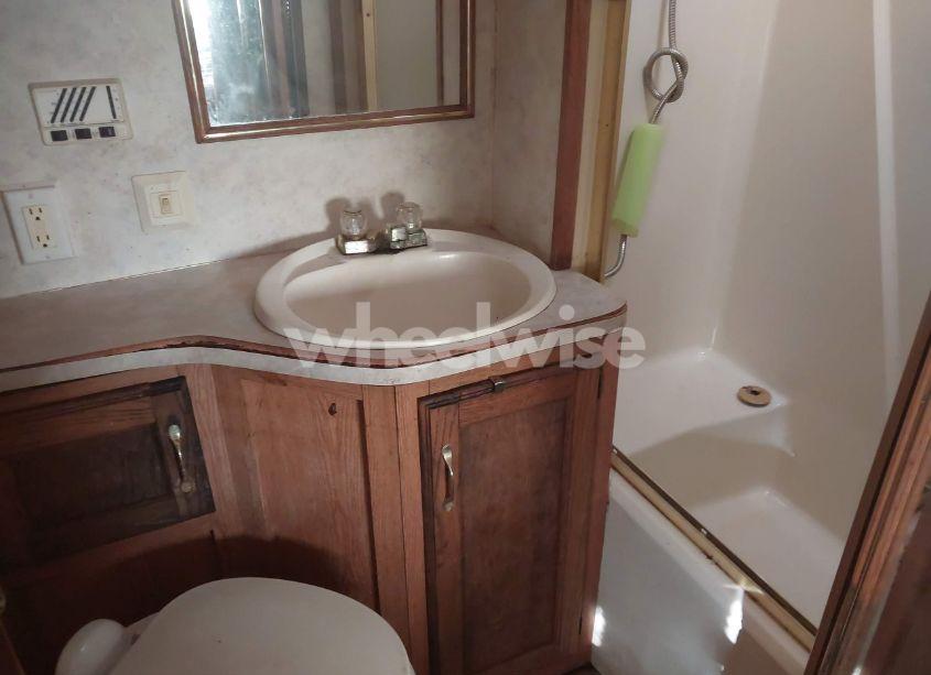 Photo 15 of 1995 Ford F530 HOLIDAY RAMBLER MOTOR HOME SUPER DUTY (VIN 3FCMF53G1SJA08714)