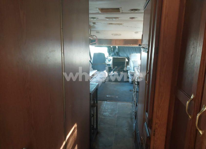 Photo 17 of 1995 Ford F530 HOLIDAY RAMBLER MOTOR HOME SUPER DUTY (VIN 3FCMF53G1SJA08714)