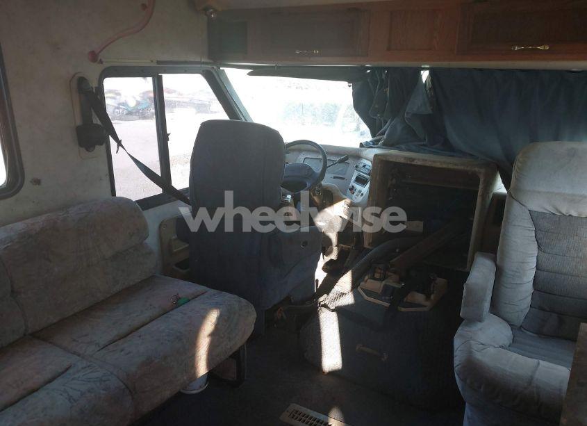Photo 5 of 1995 Ford F530 HOLIDAY RAMBLER MOTOR HOME SUPER DUTY (VIN 3FCMF53G1SJA08714)