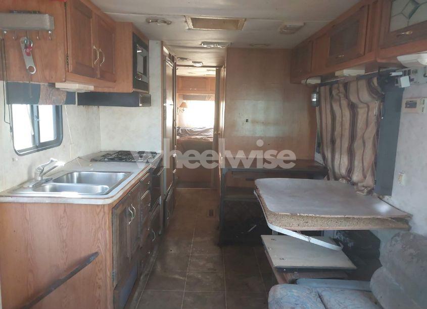 Photo 8 of 1995 Ford F530 HOLIDAY RAMBLER MOTOR HOME SUPER DUTY (VIN 3FCMF53G1SJA08714)