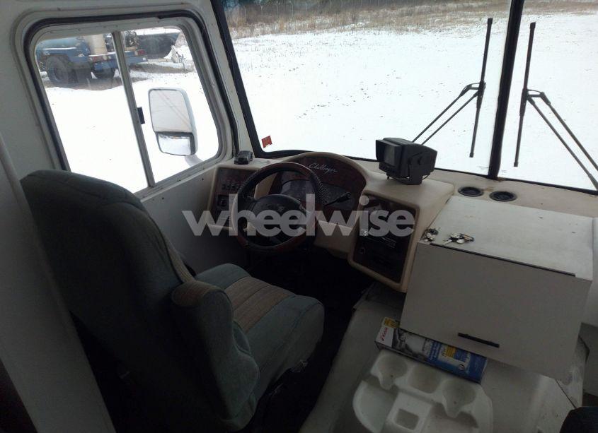 Photo 14 of 1999 Ford F550 SUPER DUTY STRIPPED CHASS (VIN 3FCMF53SXXJA32117)