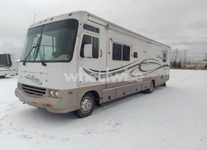 Photo 2 of 1999 Ford F550 SUPER DUTY STRIPPED CHASS (VIN 3FCMF53SXXJA32117)