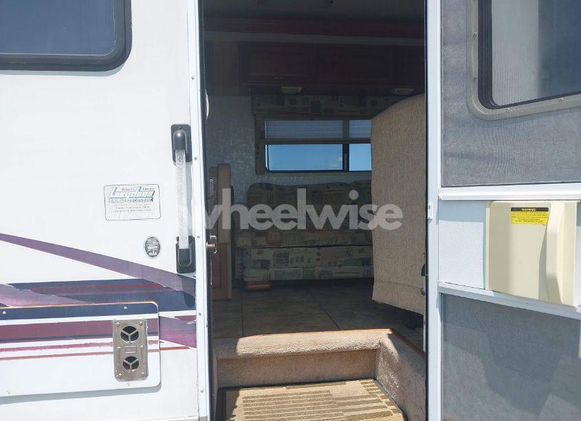 Photo 5 of 1999 Ford F550 N/A (VIN 3FCNF53S1XJA36609)