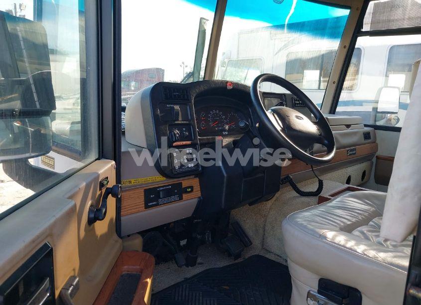 Photo 5 of 1999 Ford F550 SUPER DUTY STRIPPED CHASS (VIN 3FCNF53S1XJA38490)