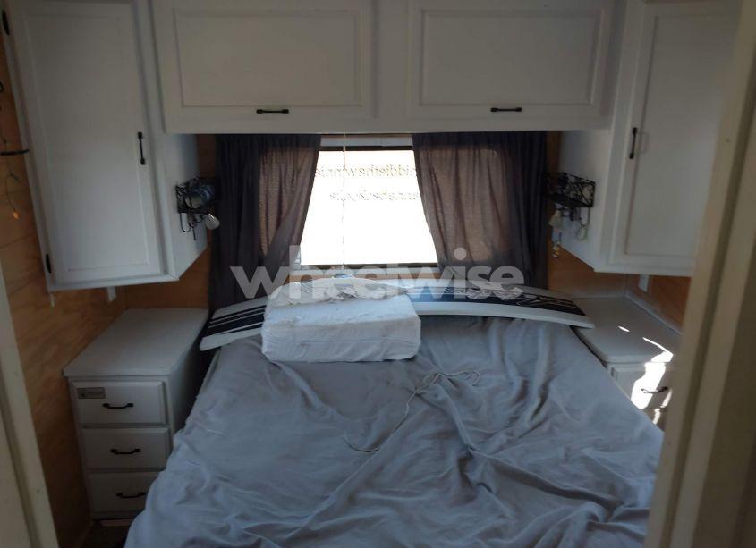 Photo 15 of 1999 Ford F550 SUPER DUTY STRIPPED CHASS (VIN 3FCNF53S7XJA26506)