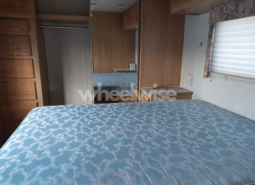 Photo 8 of 1999 Ford F550 SUPER DUTY STRIPPED CHASS (VIN 3FCNF53S8XJA29964)