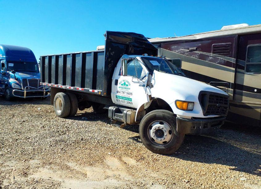 2003 Ford F750 SUPER DUTY (VIN 3FDXF75R53MB06020) main photo