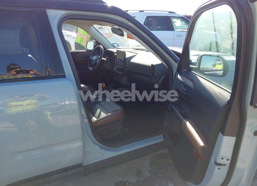 Photo 5 of 2021 Ford Bronco SPORT OUTER BANKS (VIN 3FMCR9C62MRA30822)