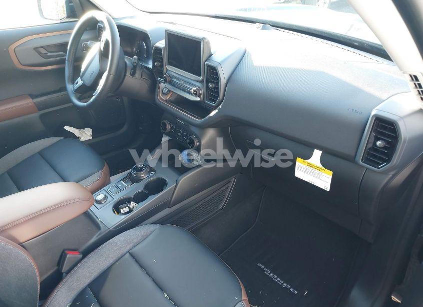 Photo 5 of 2024 Ford Bronco SPORT OUTER BANKS (VIN 3FMCR9C62RRE63905)