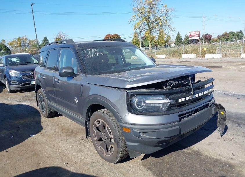 2021 Ford Bronco SPORT OUTER BANKS (VIN 3FMCR9C63MRA79785) main photo